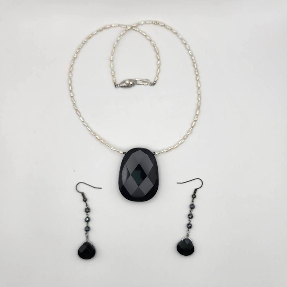 Black Faceted Pendant Necklace and Earrings Set - Women Jewelry